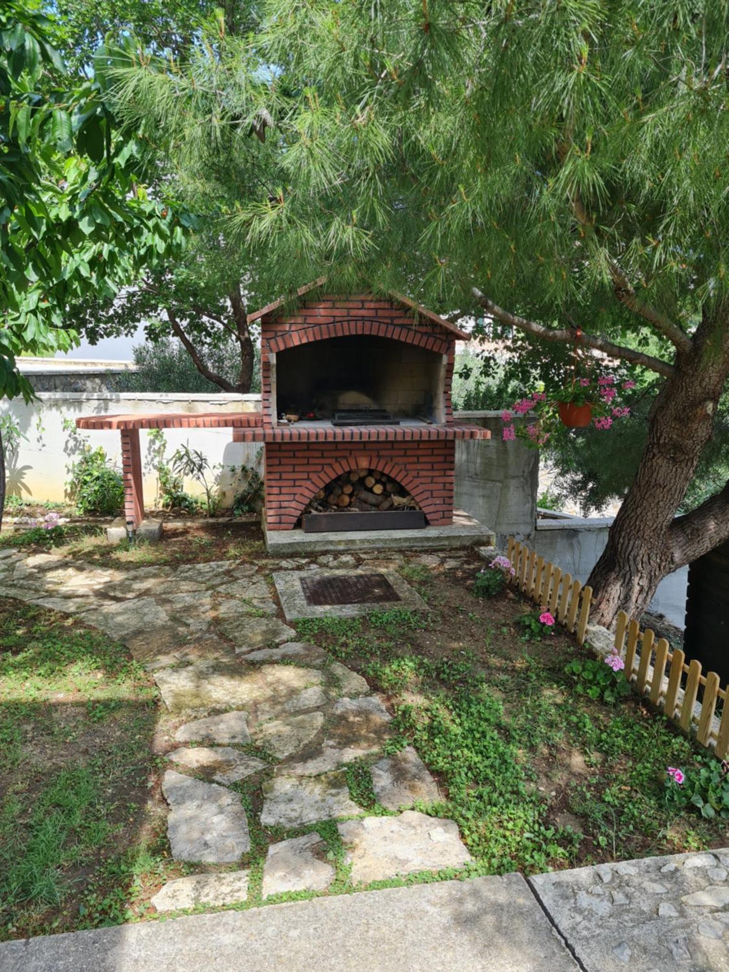 Charismatic Garden Cottage With Sea View Lokva Rogoznica Exterior photo